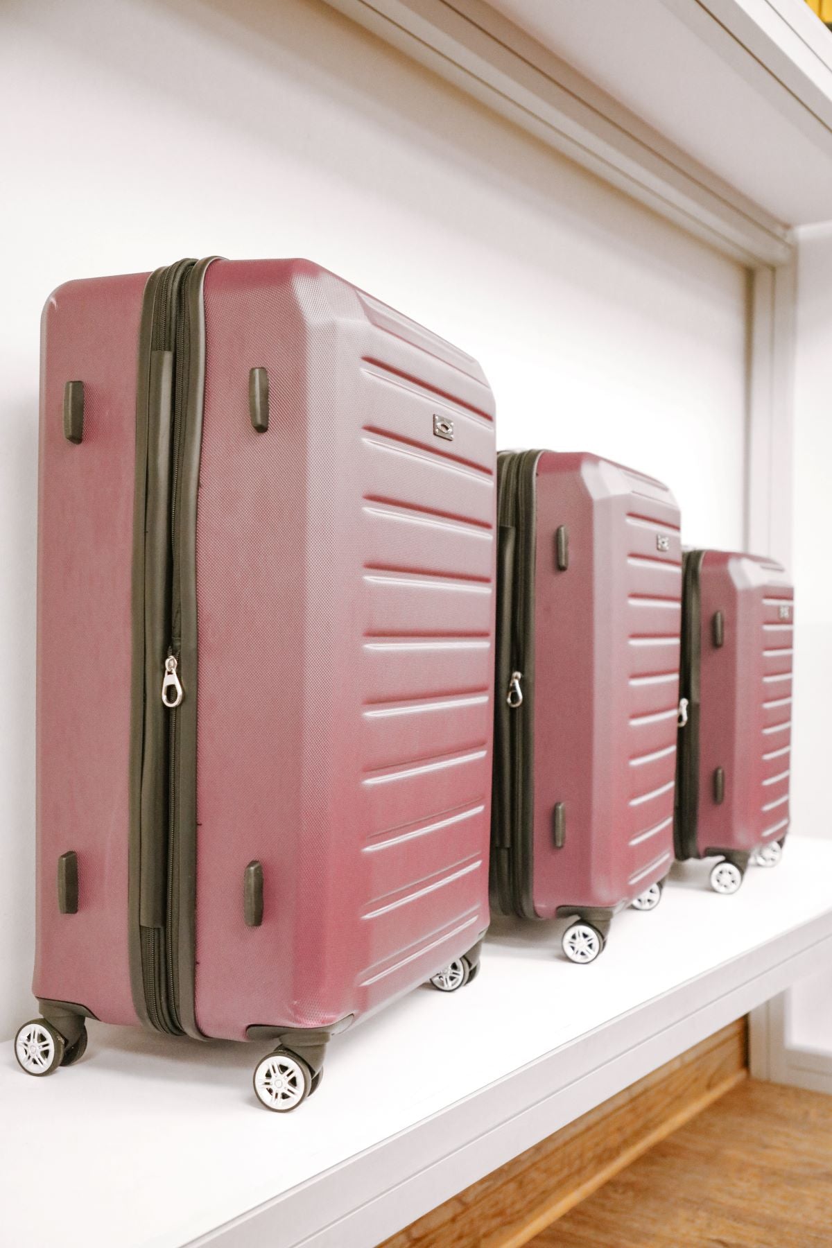 Hardside Suitcase with Wheels, Lightweight Away Luggage Set, 3-Piece Set,  Black 